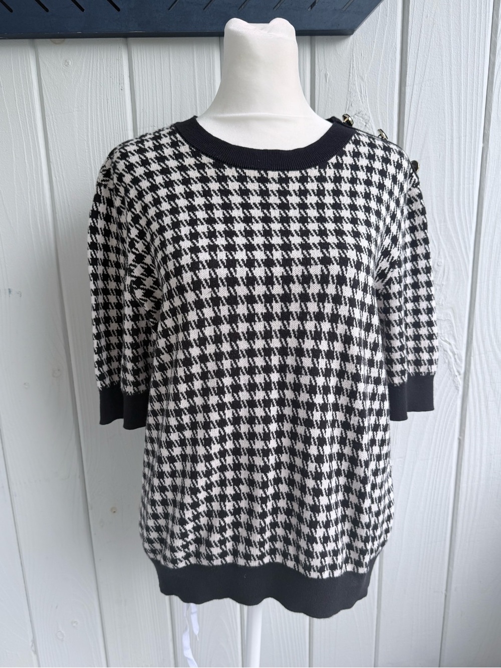 Ann Taylor Factory Black and Cream Houndstooth Short Sleeve Sweater